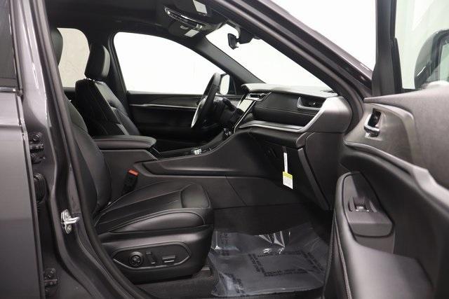 new 2025 Jeep Grand Cherokee car, priced at $44,278