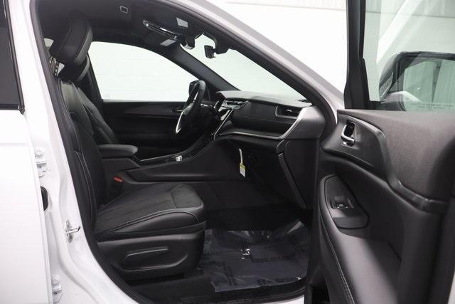 new 2025 Jeep Grand Cherokee car, priced at $36,424