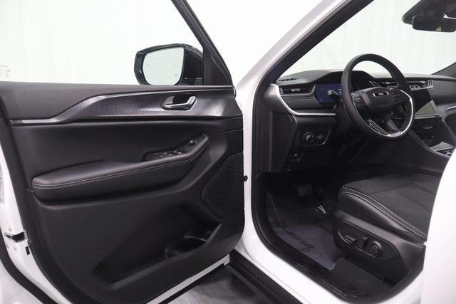 new 2025 Jeep Grand Cherokee car, priced at $36,424