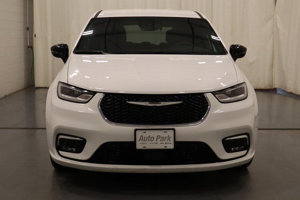 used 2025 Chrysler Pacifica car, priced at $29,595