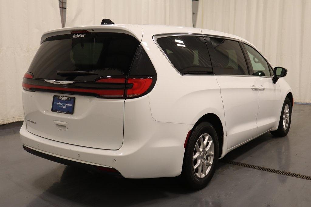 used 2025 Chrysler Pacifica car, priced at $29,595