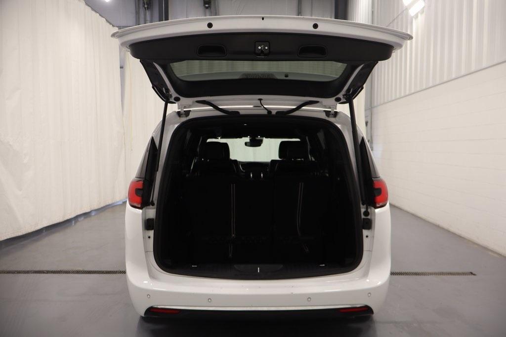 used 2025 Chrysler Pacifica car, priced at $29,595