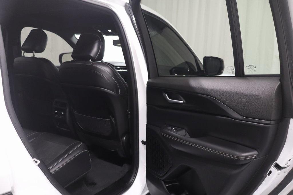 used 2023 Jeep Grand Cherokee car, priced at $31,595