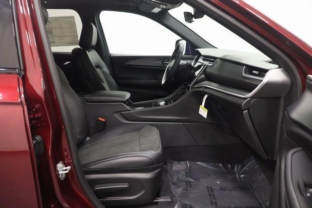 new 2025 Jeep Grand Cherokee car, priced at $39,539