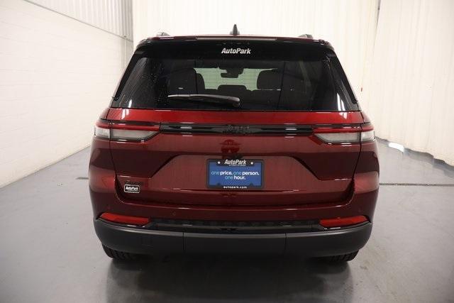 new 2025 Jeep Grand Cherokee car, priced at $39,539