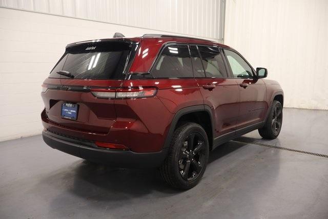 new 2025 Jeep Grand Cherokee car, priced at $39,539