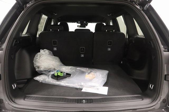 new 2025 Jeep Grand Cherokee car, priced at $33,000