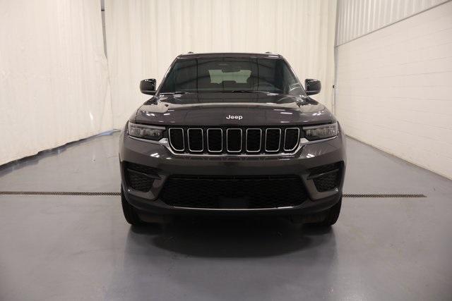 new 2025 Jeep Grand Cherokee car, priced at $33,000