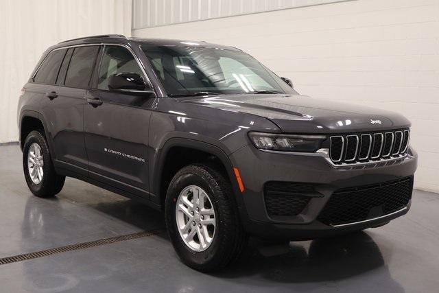 new 2025 Jeep Grand Cherokee car, priced at $33,000