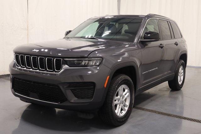 new 2025 Jeep Grand Cherokee car, priced at $33,000