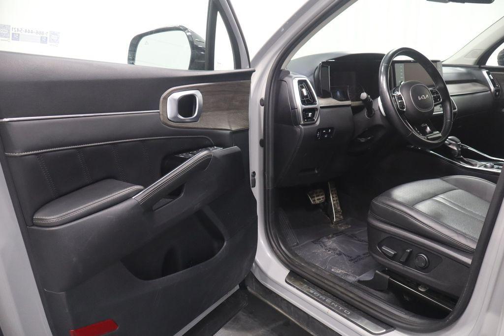 used 2022 Kia Sorento car, priced at $27,995