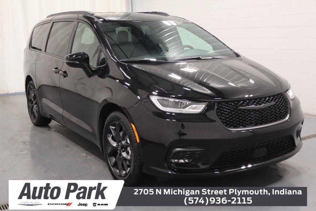 new 2026 Chrysler Pacifica car, priced at $41,684