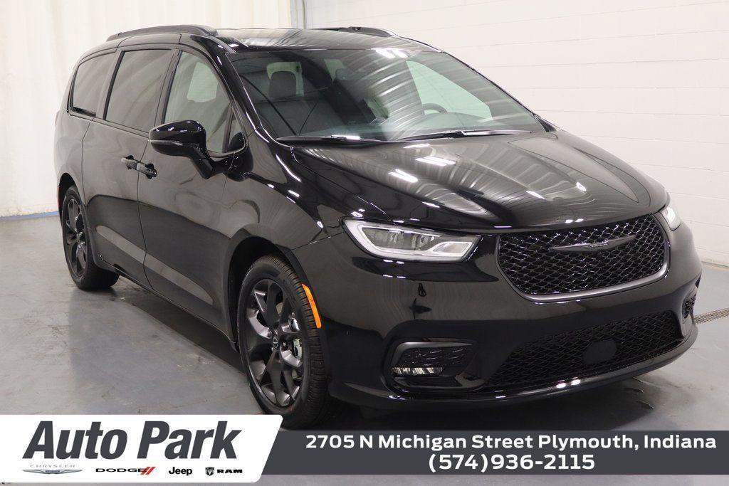new 2026 Chrysler Pacifica car, priced at $41,084