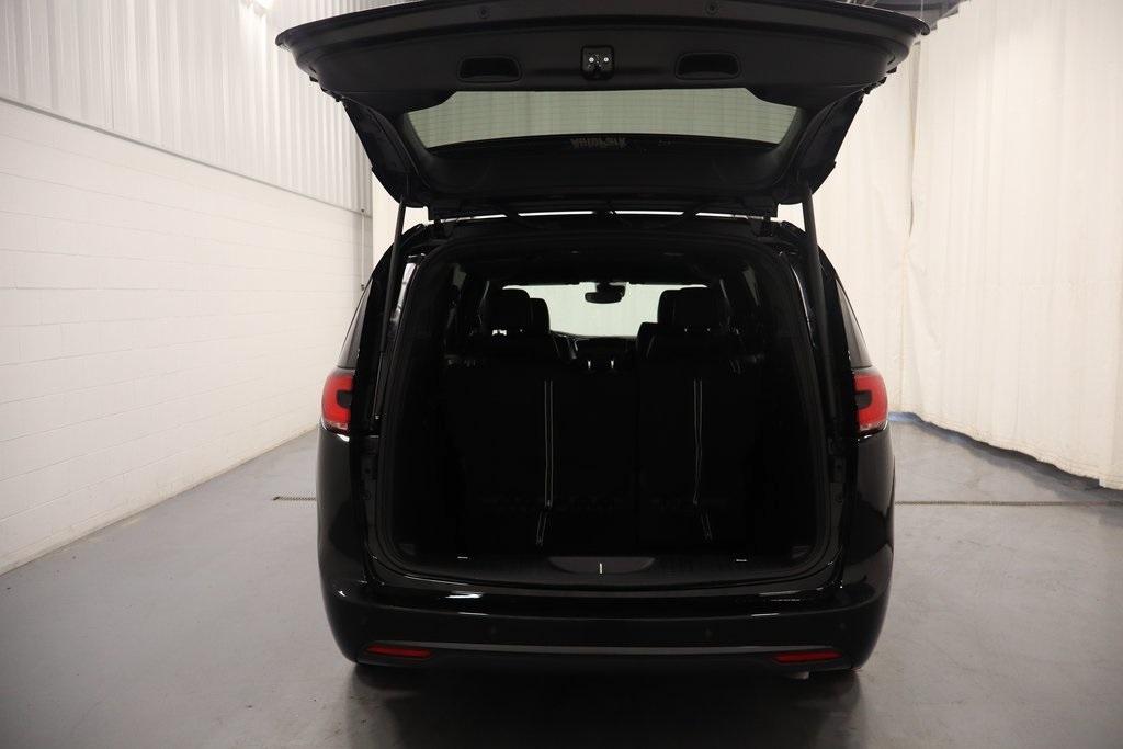 new 2026 Chrysler Pacifica car, priced at $41,684