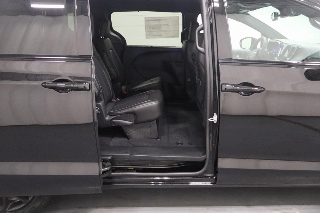 new 2026 Chrysler Pacifica car, priced at $41,684