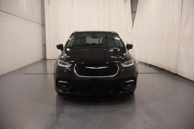 used 2024 Chrysler Pacifica car, priced at $28,995