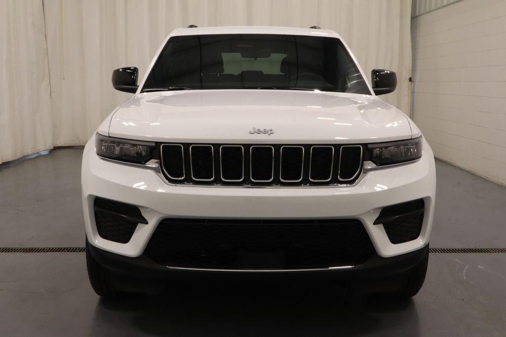 new 2026 Jeep Grand Cherokee car, priced at $40,897