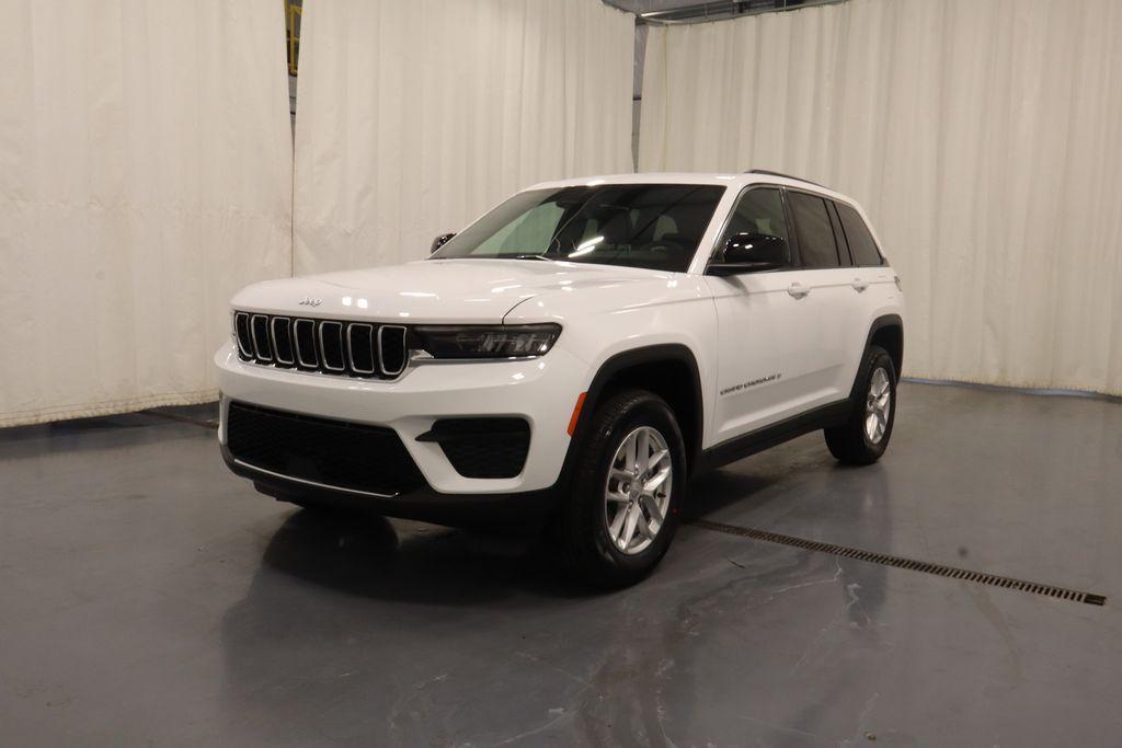 new 2026 Jeep Grand Cherokee car, priced at $40,897
