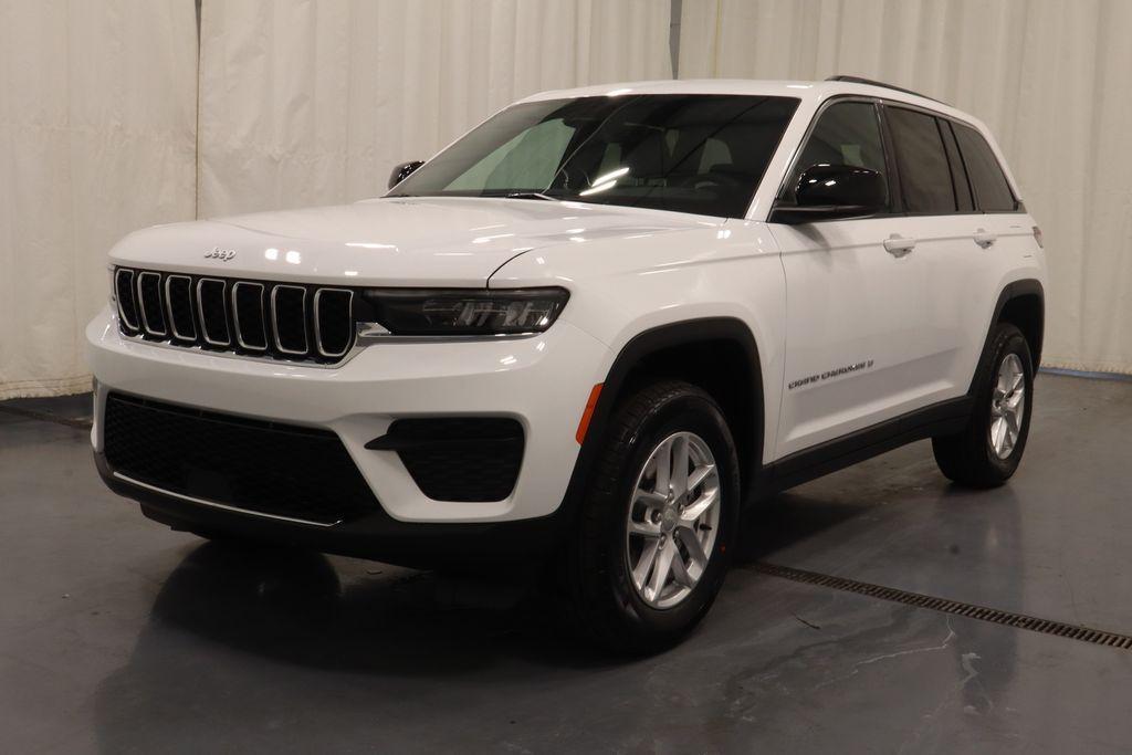new 2026 Jeep Grand Cherokee car, priced at $40,897