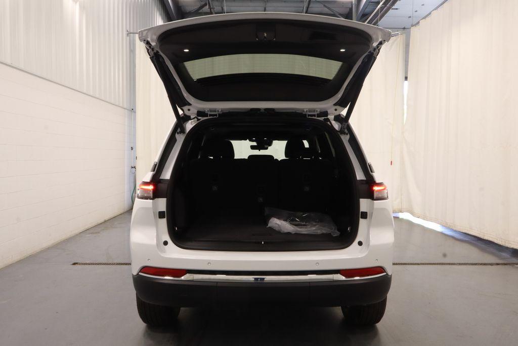 new 2026 Jeep Grand Cherokee car, priced at $40,897