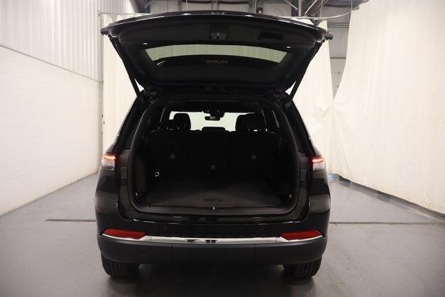 new 2025 Jeep Grand Cherokee car, priced at $42,182