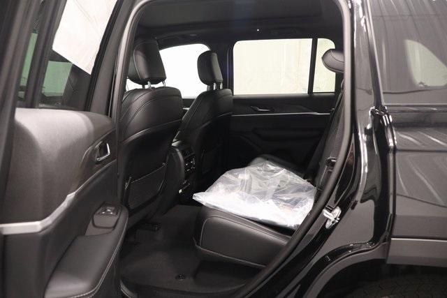 new 2025 Jeep Grand Cherokee car, priced at $42,182