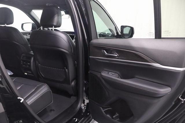 new 2025 Jeep Grand Cherokee car, priced at $42,182