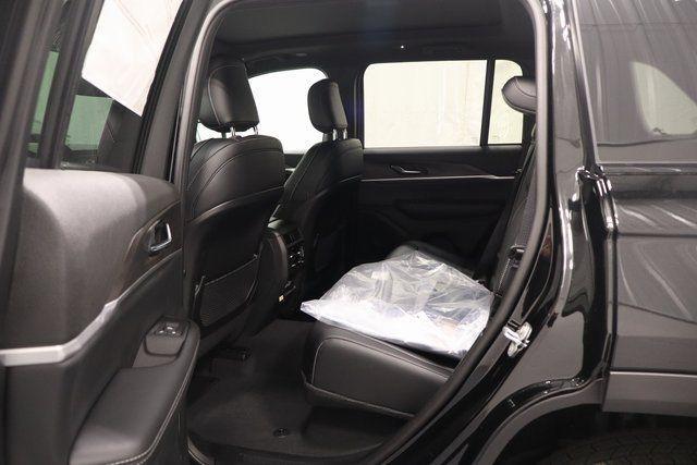 new 2025 Jeep Grand Cherokee car, priced at $39,932