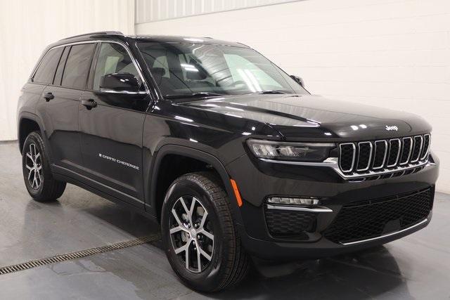 new 2025 Jeep Grand Cherokee car, priced at $42,182