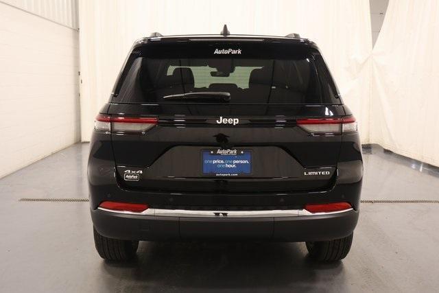new 2025 Jeep Grand Cherokee car, priced at $42,182