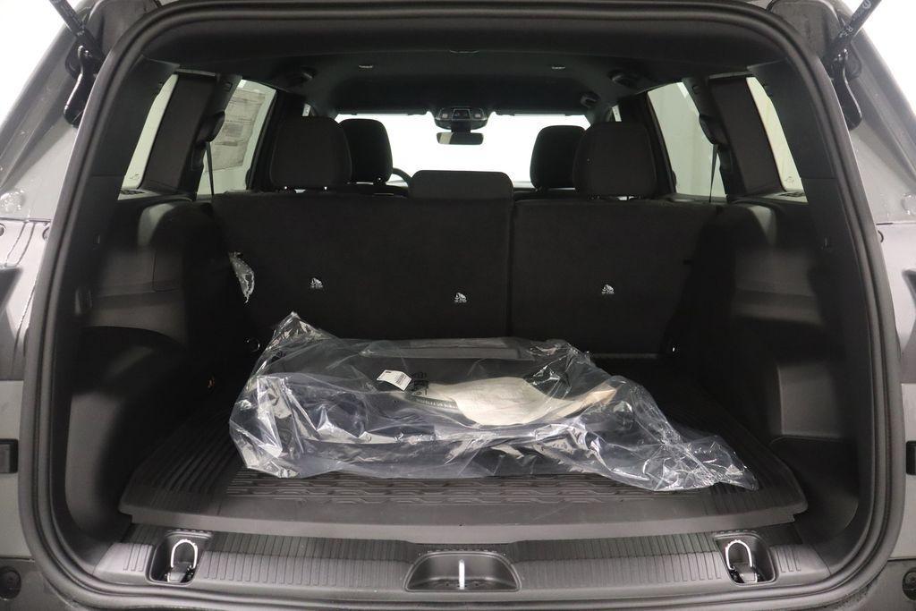 new 2026 Jeep Cherokee car, priced at $35,253