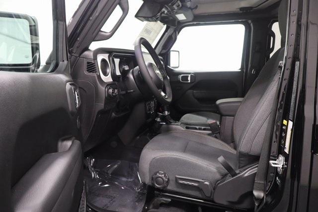 new 2025 Jeep Gladiator car, priced at $43,800