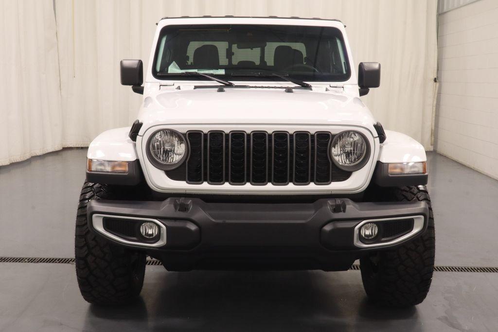 new 2025 Jeep Gladiator car, priced at $45,482