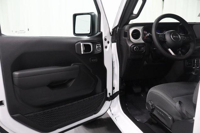 new 2025 Jeep Gladiator car, priced at $42,405