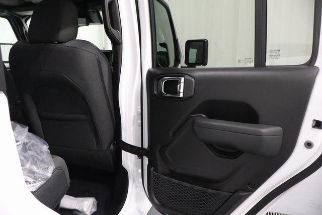 new 2025 Jeep Gladiator car, priced at $39,499