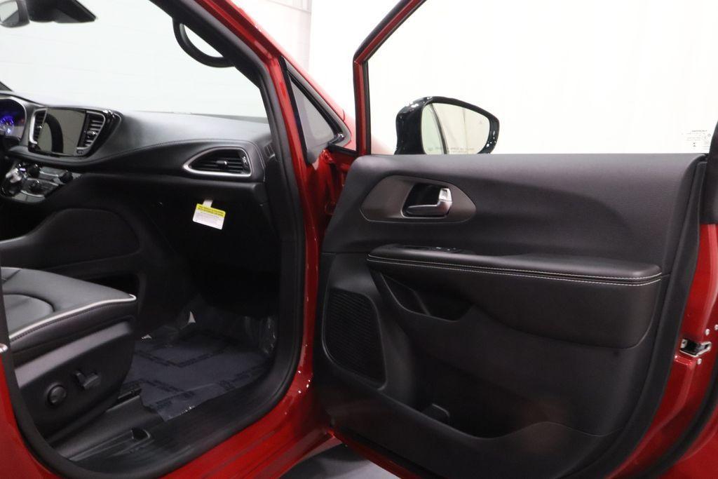 new 2027 Chrysler Pacifica car, priced at $47,730