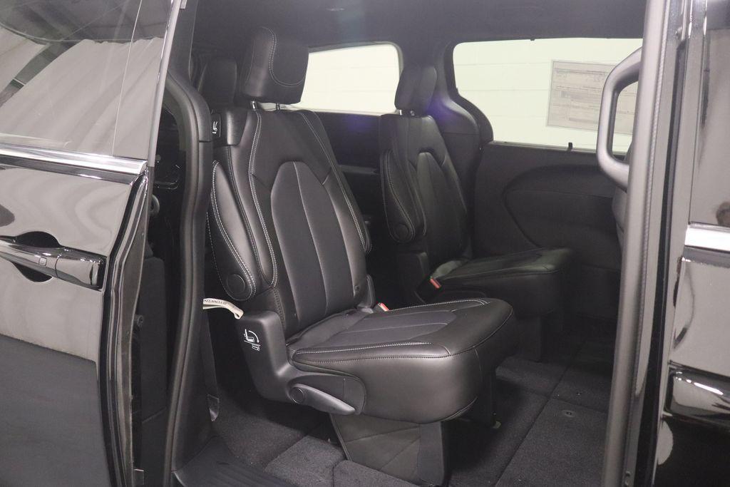 new 2026 Chrysler Pacifica car, priced at $40,432
