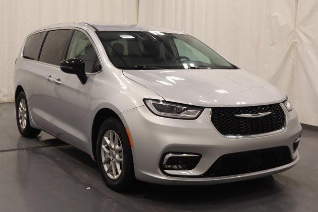 used 2024 Chrysler Pacifica car, priced at $27,995