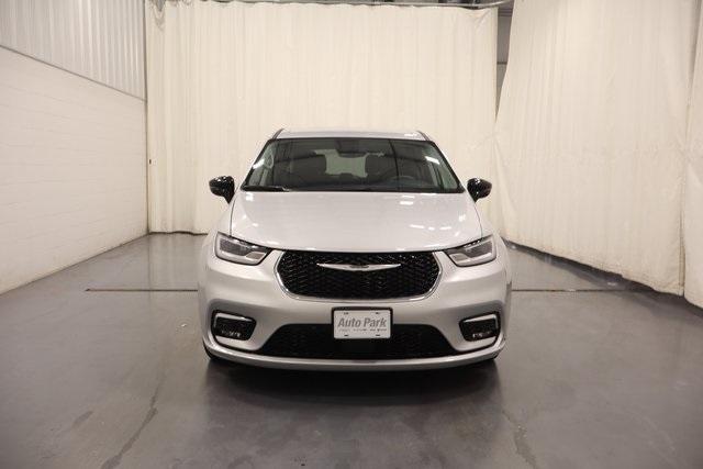 used 2024 Chrysler Pacifica car, priced at $27,995