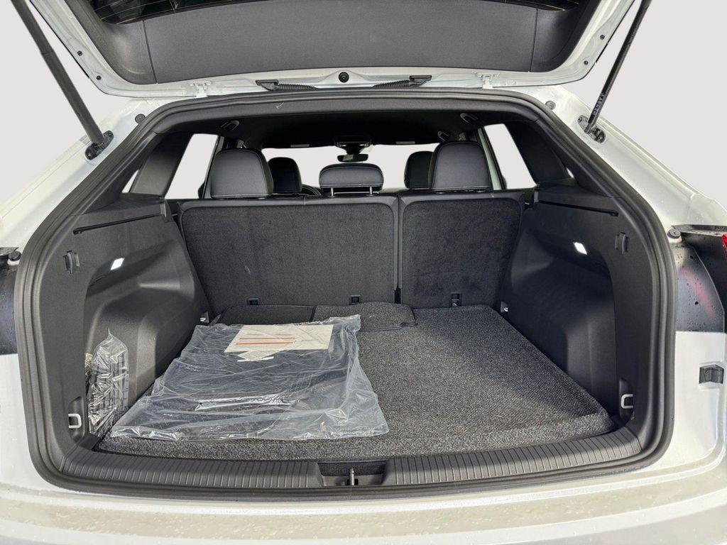 new 2026 Volkswagen Atlas Cross Sport car, priced at $39,044