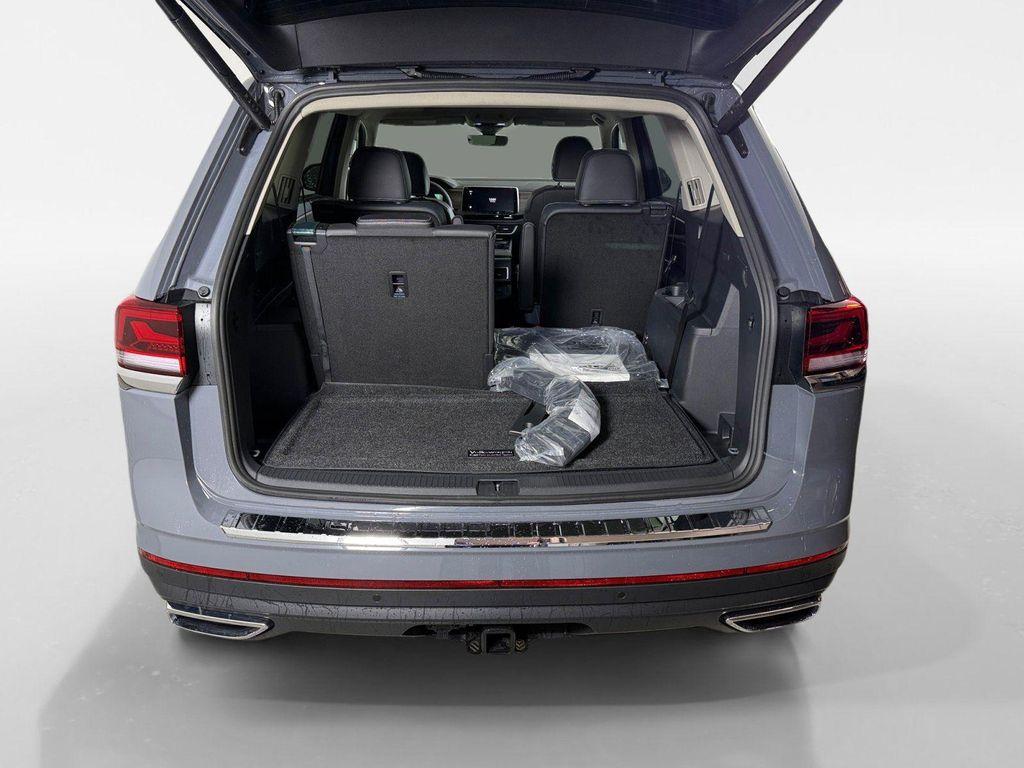 new 2026 Volkswagen Atlas car, priced at $50,276