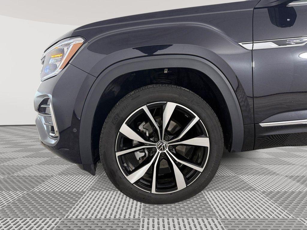 used 2025 Volkswagen Atlas car, priced at $47,488