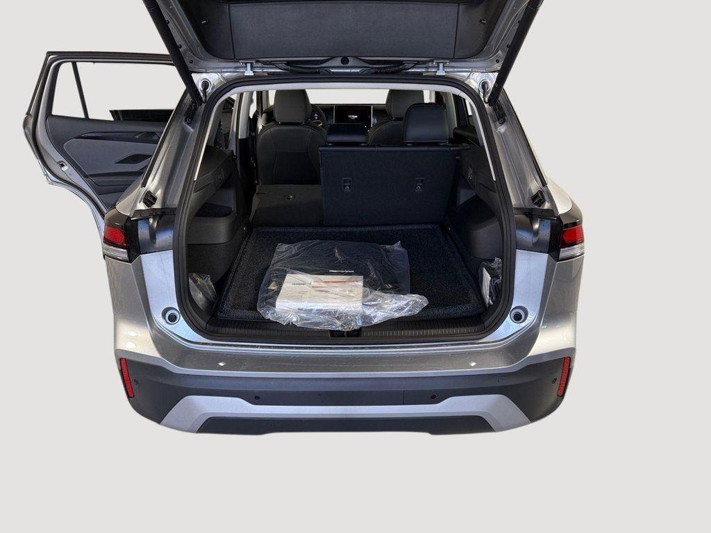 new 2025 Volkswagen Tiguan car, priced at $33,176