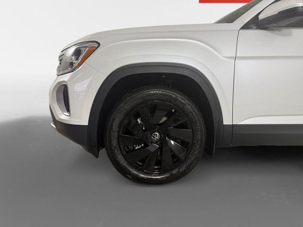 new 2026 Volkswagen Atlas car, priced at $46,057