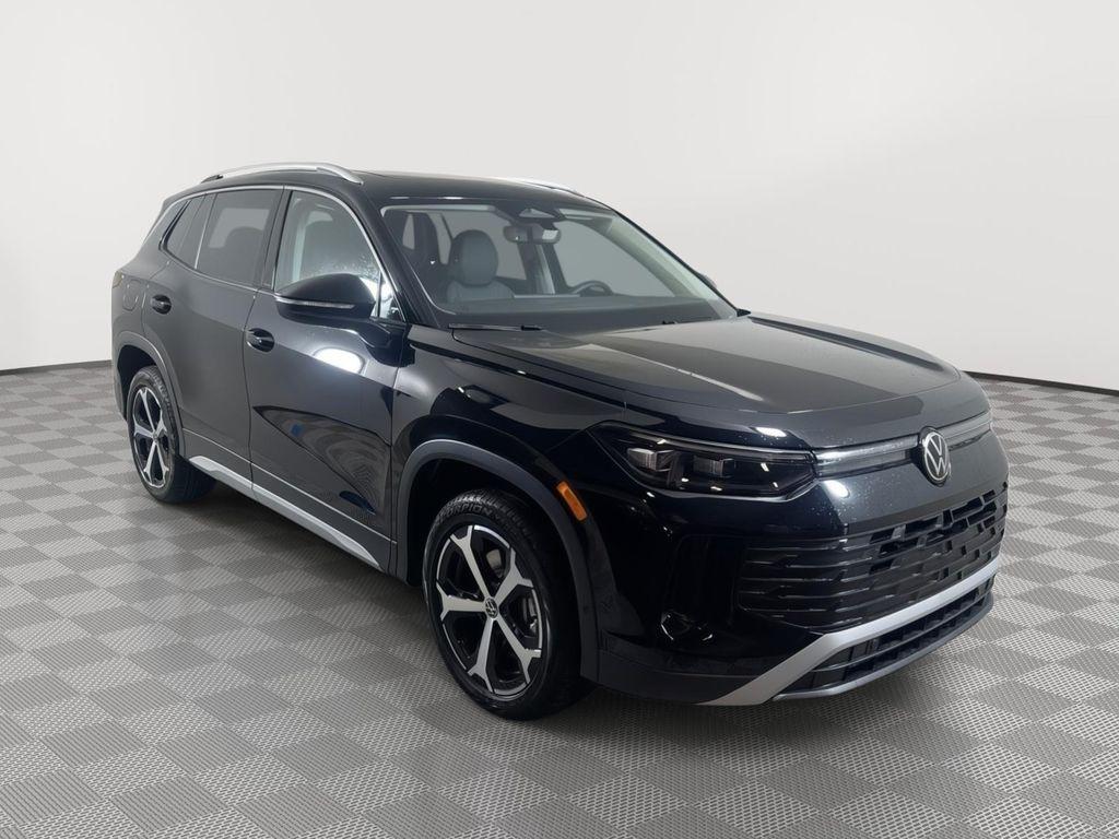 new 2025 Volkswagen Tiguan car, priced at $33,176