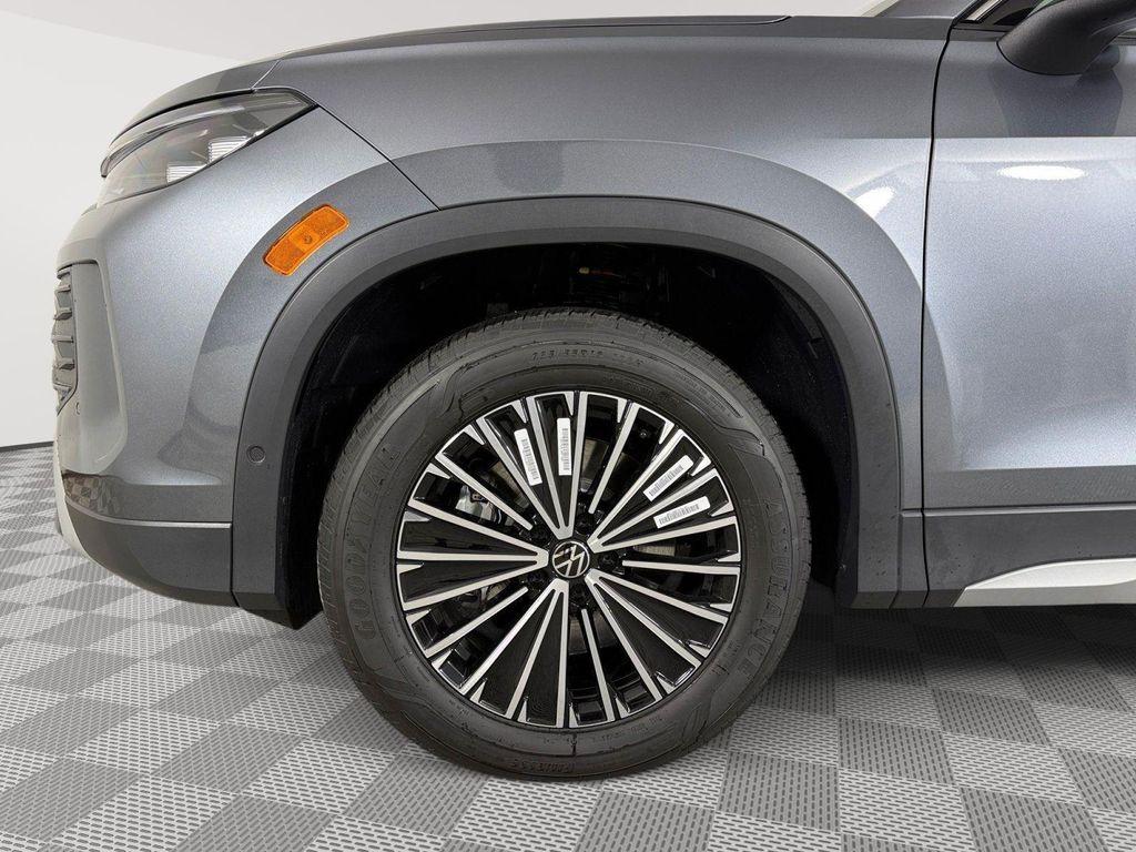 new 2026 Volkswagen Tiguan car, priced at $32,681