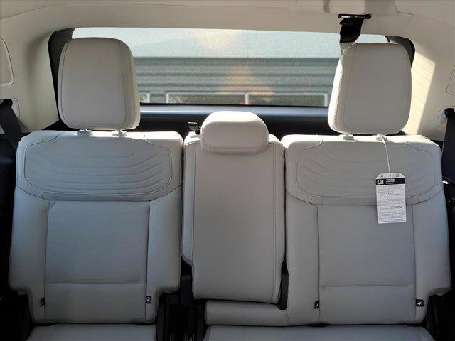 new 2025 Ford Expedition car, priced at $89,152