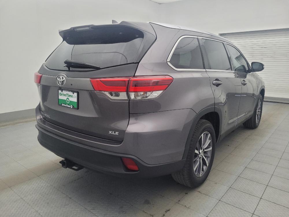 used 2019 Toyota Highlander car, priced at $23,395