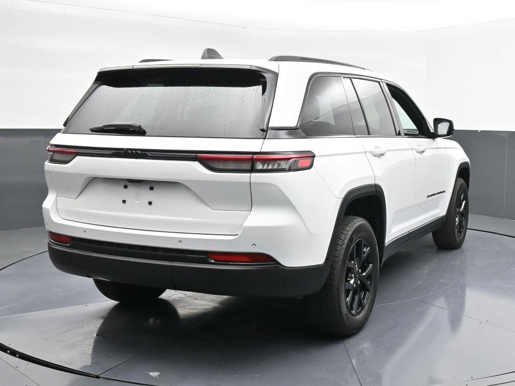 used 2025 Jeep Grand Cherokee car, priced at $33,998