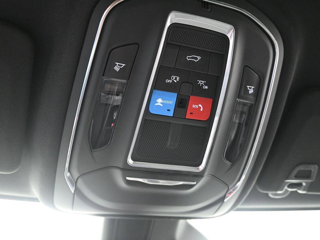 used 2025 Jeep Grand Cherokee car, priced at $33,998